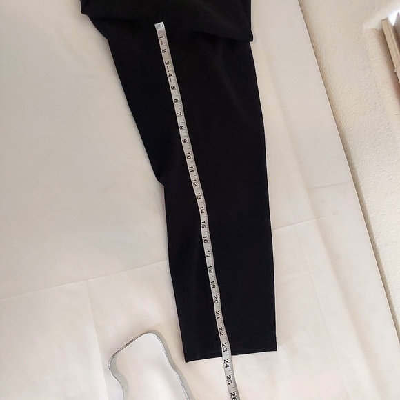 Lululemon On The Fly Crop Pants - Picture 14 of 14